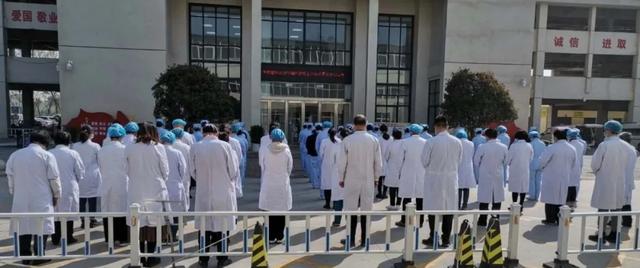 这一刻,禹州市中医院医护人员全体默哀、深切哀悼! 这一刻,禹州市中医院医护人员全体默哀、深切哀悼!