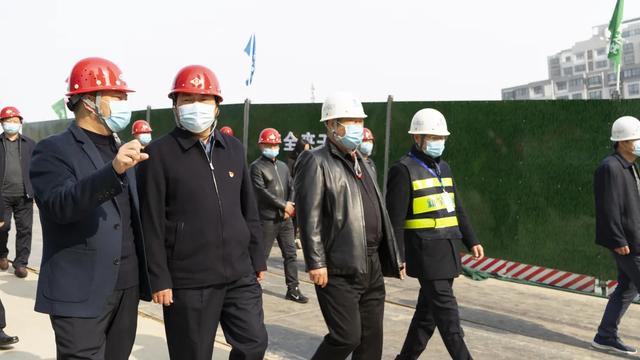 禹州市市长范晓东莅临恒达·熙郡工地调研安全生产工作 禹州市市长范晓东莅临恒达·熙郡工地调研安全生产工作