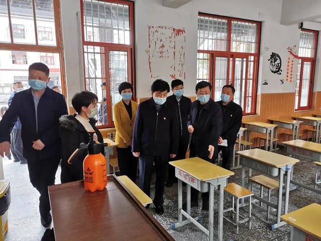 禹州市领导督导市四高高三开学准备情况 禹州市领导督导市四高高三开学准备情况