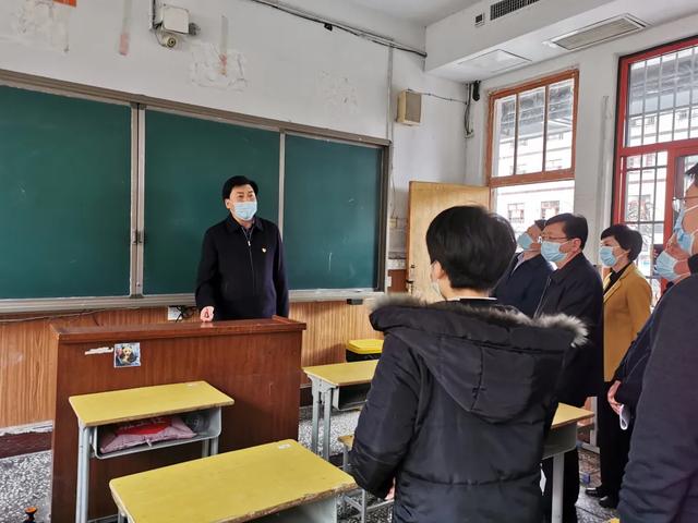 禹州市领导督导市四高高三开学准备情况 禹州市领导督导市四高高三开学准备情况