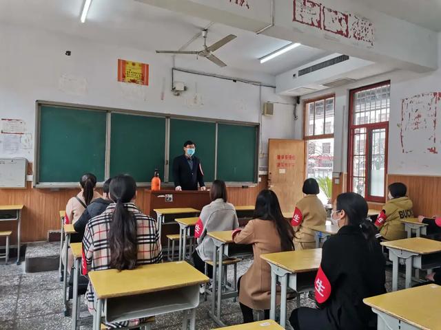 禹州四高返校复学,老师换位演练 禹州四高返校复学,老师换位演练