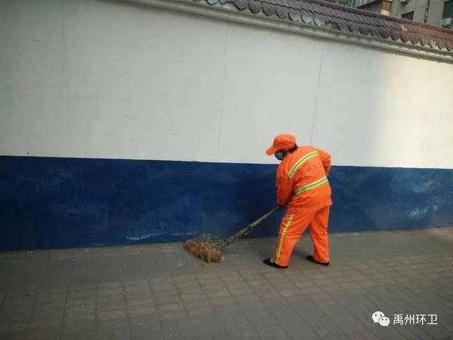 禹州环卫:柳絮漫天作雪飞 多措并举忙清理 禹州环卫:柳絮漫天作雪飞 多措并举忙清理