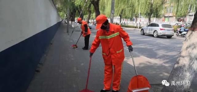 禹州环卫:柳絮漫天作雪飞 多措并举忙清理 禹州环卫:柳絮漫天作雪飞 多措并举忙清理