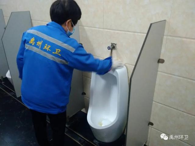 禹州环卫:风雨无阻守岗位 坚持标准保清洁 禹州环卫:风雨无阻守岗位 坚持标准保清洁