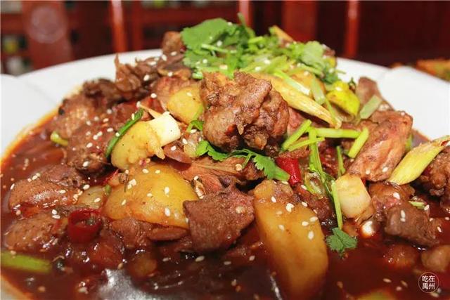 禹州贺记烩面卤肉大盘鸡店家超懂吃货的心,连凉菜都做的这么讲究! 禹州贺记烩面卤肉大盘鸡店家超懂吃货的心,连凉菜都做的这么讲究!