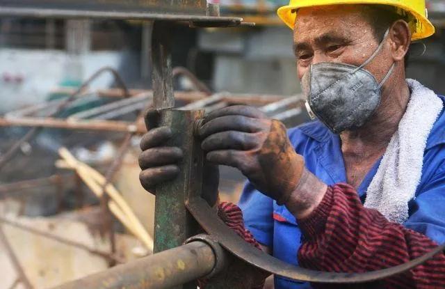 禹州的民工兄弟注意了!5月1日起,你们的工资会这样发放,否则将罚款5~10万元... 禹州的民工兄弟注意了!5月1日起,你们的工资会这样发放,否则将罚款5~10万元...