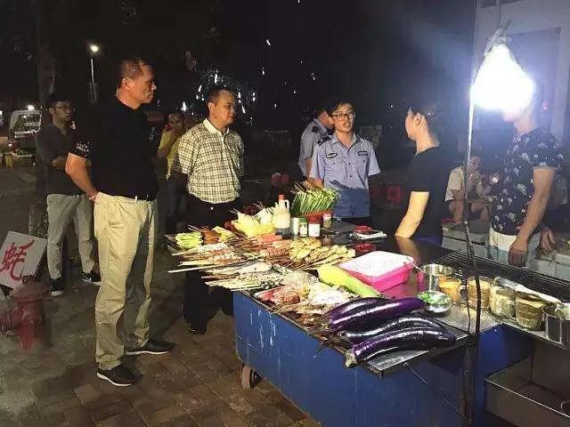 禹州这个地方的夜市被投诉,两家店被要求停业整顿!你怎么看... 禹州这个地方的夜市被投诉,两家店被要求停业整顿!你怎么看...