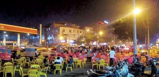 禹州这个地方的夜市被投诉,两家店被要求停业整顿!你怎么看... 禹州这个地方的夜市被投诉,两家店被要求停业整顿!你怎么看...