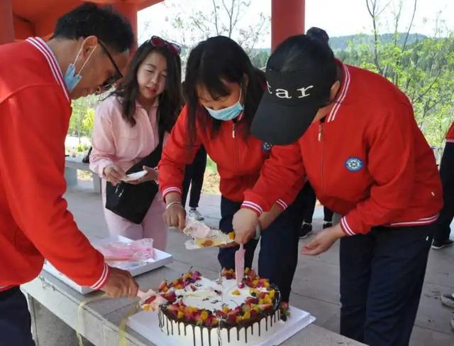 禹州新天地学校“春日如歌”主题团建暨调研活动 禹州新天地学校“春日如歌”主题团建暨调研活动