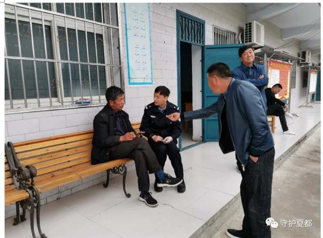 禹州派出所指导员给群众讲了“小马过河”的故事,笑着笑着想哭… 禹州派出所指导员给群众讲了“小马过河”的故事,笑着笑着想哭…