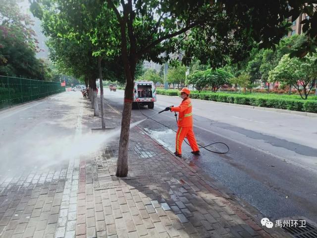 禹州环卫:扮靓城市卫生环境 共建和谐美丽家园 禹州环卫:扮靓城市卫生环境 共建和谐美丽家园