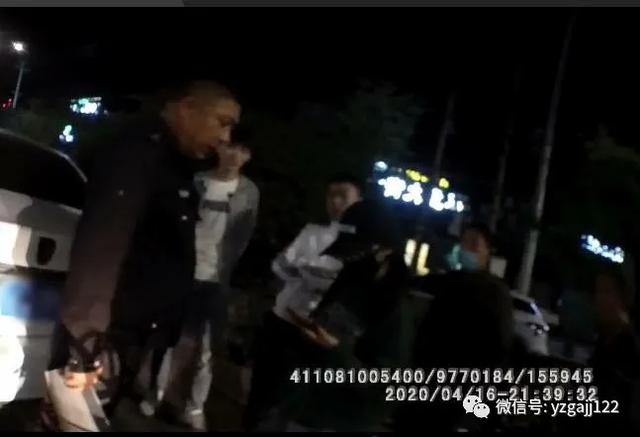 禹州公安交警:骑电车不带头盔、分心驾驶、走机动车道,追尾是偶然也是必然! 禹州公安交警:骑电车不带头盔、分心驾驶、走机动车道,追尾是偶然也是必然!