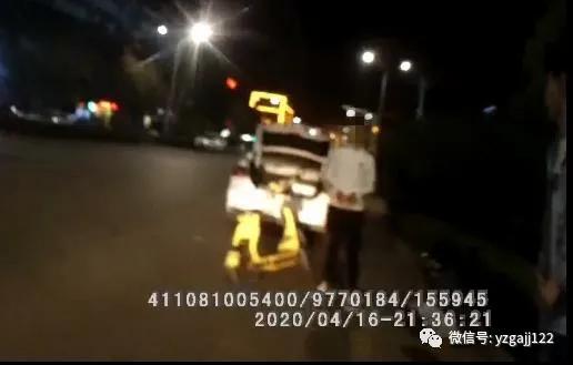 禹州公安交警:骑电车不带头盔、分心驾驶、走机动车道,追尾是偶然也是必然! 禹州公安交警:骑电车不带头盔、分心驾驶、走机动车道,追尾是偶然也是必然!