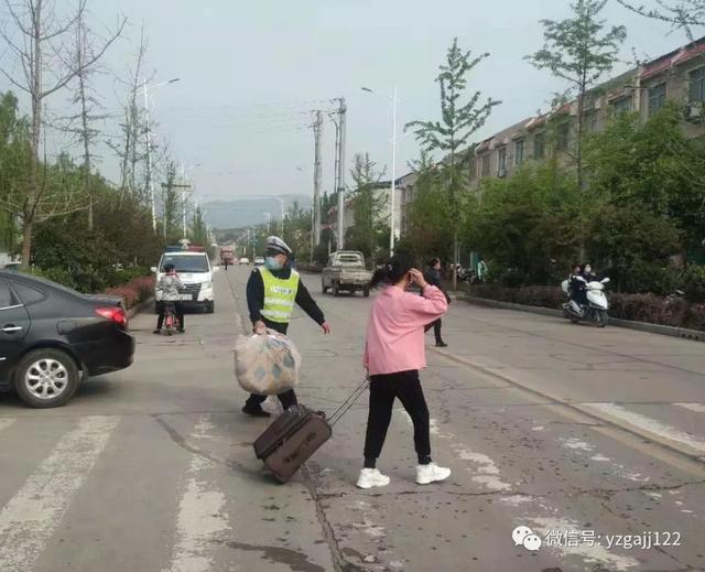 禹州交警多措并举为学子开学复课保驾护航 禹州交警多措并举为学子开学复课保驾护航