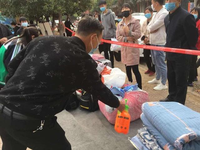 4月20日禹州磨街乡大涧学校九年级学生开学啦! 4月20日禹州磨街乡大涧学校九年级学生开学啦!