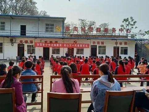 禹州市人民检察院检察官进村入户为即将返校学生上法治课 禹州市人民检察院检察官进村入户为即将返校学生上法治课