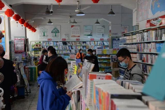 欢庆世界读书日 禹州市新华书店精彩纷呈 欢庆世界读书日 禹州市新华书店精彩纷呈
