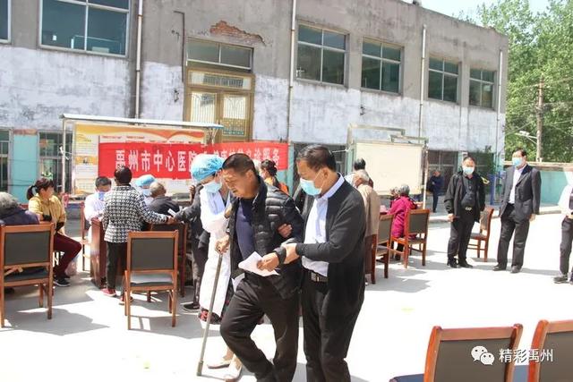 看!就是这群禹州人让村民纷纷拍手称赞! 看!就是这群禹州人让村民纷纷拍手称赞!