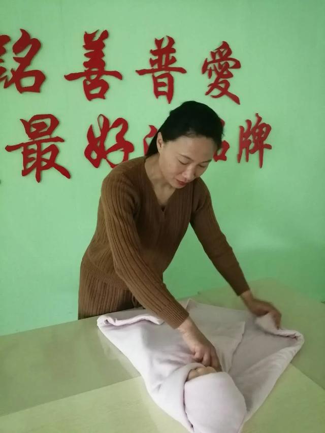 禹州这个月嫂不简单用实力拿下5000元,刷爆今天朋友圈! 禹州这个月嫂不简单用实力拿下5000元,刷爆今天朋友圈!