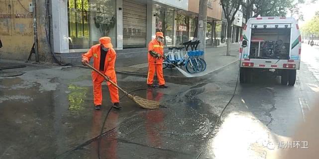 禹州环卫 坚守岗位默默劳动 奋力创造城市洁净 禹州环卫 坚守岗位默默劳动 奋力创造城市洁净