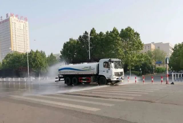 禹州环卫 坚守岗位默默劳动 奋力创造城市洁净 禹州环卫 坚守岗位默默劳动 奋力创造城市洁净
