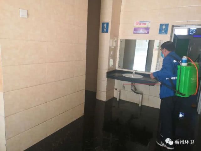 禹州环卫 坚守岗位默默劳动 奋力创造城市洁净 禹州环卫 坚守岗位默默劳动 奋力创造城市洁净