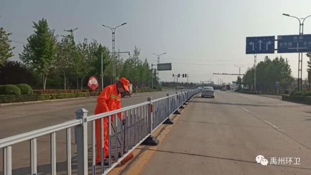 禹州环卫 坚守岗位默默劳动 奋力创造城市洁净 禹州环卫 坚守岗位默默劳动 奋力创造城市洁净