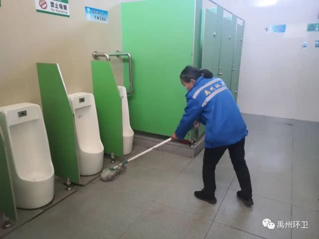 禹州环卫 坚守岗位默默劳动 奋力创造城市洁净 禹州环卫 坚守岗位默默劳动 奋力创造城市洁净