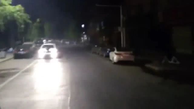 禹州一2岁小女孩脚卡进电动车,痛得直叫!到达现场后发现.... 禹州一2岁小女孩脚卡进电动车,痛得直叫!到达现场后发现....