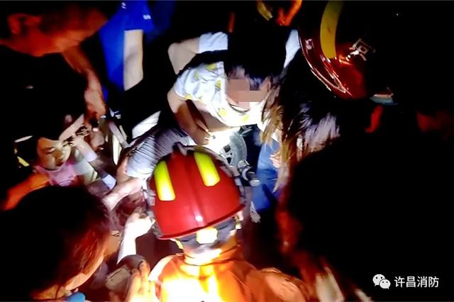 20:40!情况紧急!禹州市消防救援大队立即出动! 20:40!情况紧急!禹州市消防救援大队立即出动!