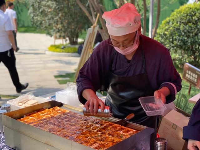 “五一”朋友圈王者体验,居然来自这场音乐美食狂欢节? “五一”朋友圈王者体验,居然来自这场音乐美食狂欢节?