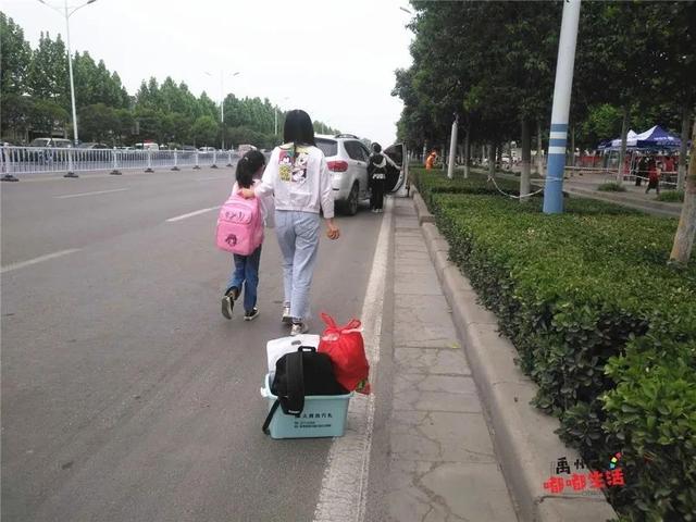 直击禹州小学复学现场!快随小编一起到现场去探班吧~ 直击禹州小学复学现场!快随小编一起到现场去探班吧~