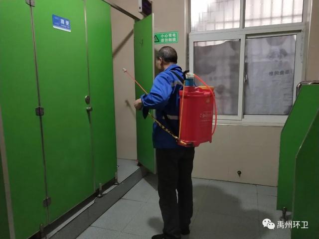 禹州环卫雨后忙清洁 城市依然美 禹州环卫雨后忙清洁 城市依然美