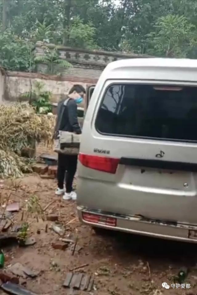 禹州人看一下 偷咱们汽车轮胎的贼被抓住了! 禹州人看一下 偷咱们汽车轮胎的贼被抓住了!