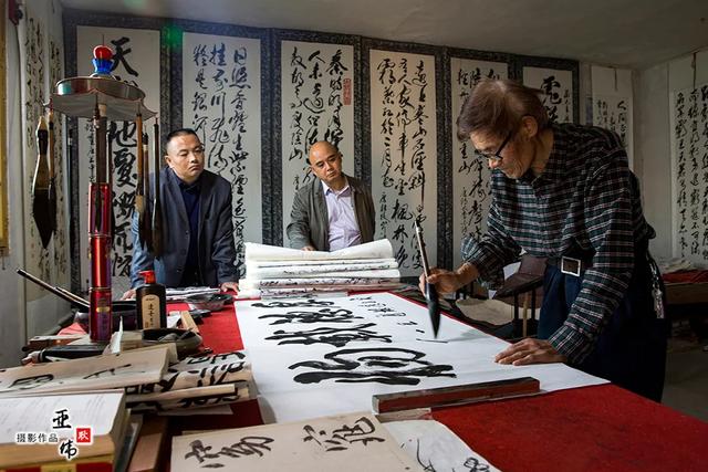 禹州王中全老人的书法情缘——耿亚伟摄影作品 禹州王中全老人的书法情缘——耿亚伟摄影作品