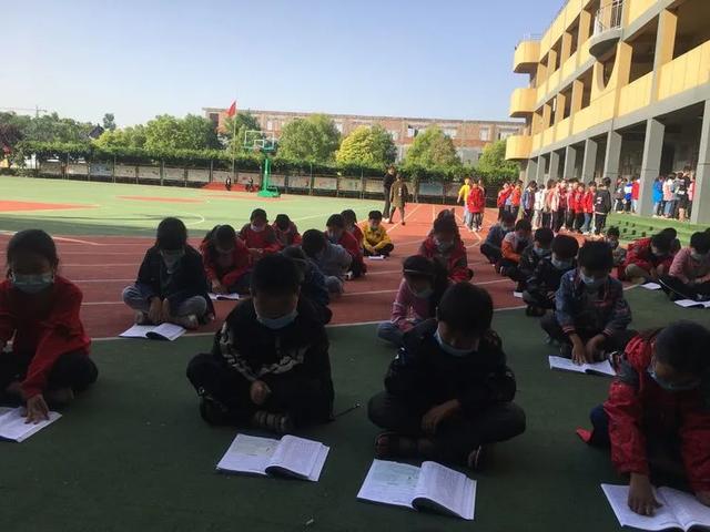 禹州市启明学校春暖花开,奔“启明”而来四二班的小天使 禹州市启明学校春暖花开,奔“启明”而来四二班的小天使