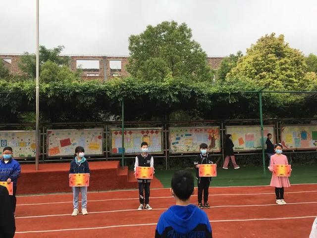 禹州市启明学校春暖花开,奔“启明”而来四二班的小天使 禹州市启明学校春暖花开,奔“启明”而来四二班的小天使