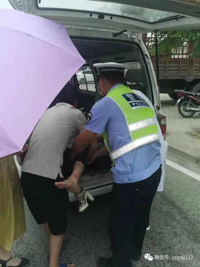 禹州公安交警;为了自己的生命安全,请佩戴安全头盔! 禹州公安交警;为了自己的生命安全,请佩戴安全头盔!