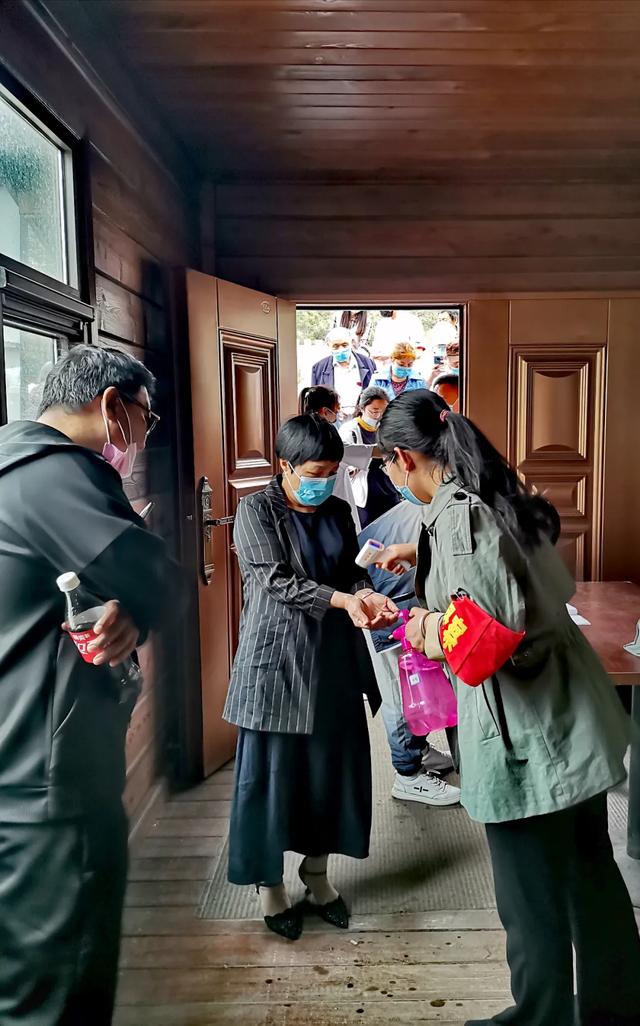 禹州大鸿寨致敬!“疫”后首个中国旅游日 禹州大鸿寨致敬!“疫”后首个中国旅游日