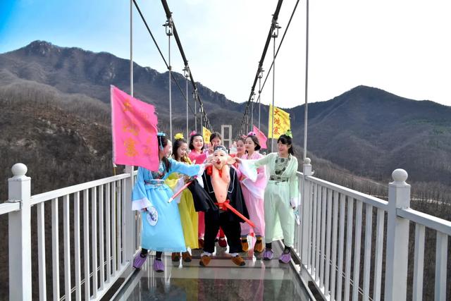 禹州大鸿寨致敬!“疫”后首个中国旅游日 禹州大鸿寨致敬!“疫”后首个中国旅游日