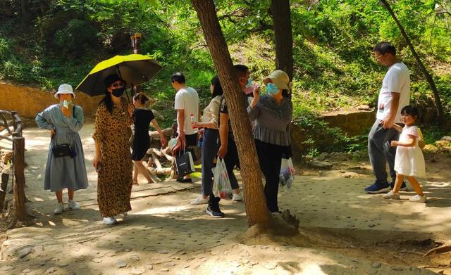 禹州大鸿寨致敬!“疫”后首个中国旅游日 禹州大鸿寨致敬!“疫”后首个中国旅游日