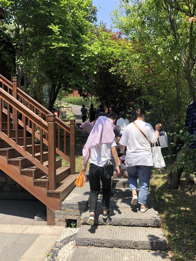 禹州大鸿寨致敬!“疫”后首个中国旅游日 禹州大鸿寨致敬!“疫”后首个中国旅游日