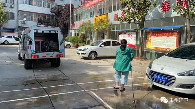 禹州环卫:持续清洁行动 让城市更“精致 ” 禹州环卫:持续清洁行动 让城市更“精致 ”