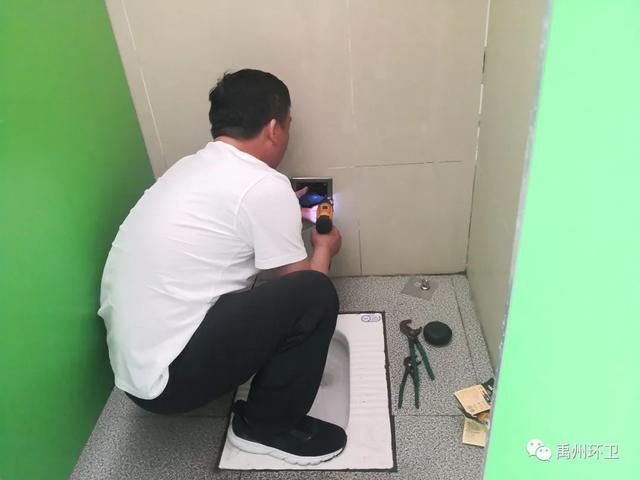 禹州环卫:持续清洁行动 让城市更“精致 ” 禹州环卫:持续清洁行动 让城市更“精致 ”