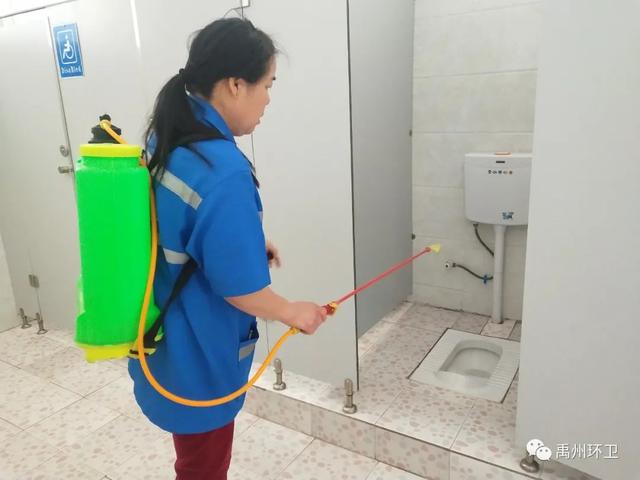 禹州环卫:持续清洁行动 让城市更“精致 ” 禹州环卫:持续清洁行动 让城市更“精致 ”