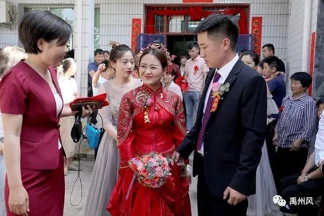 推迟婚礼剪断长发的禹州抗疫女英雄苗培娟结婚了,一起祝福她吧 推迟婚礼剪断长发的禹州抗疫女英雄苗培娟结婚了,一起祝福她吧