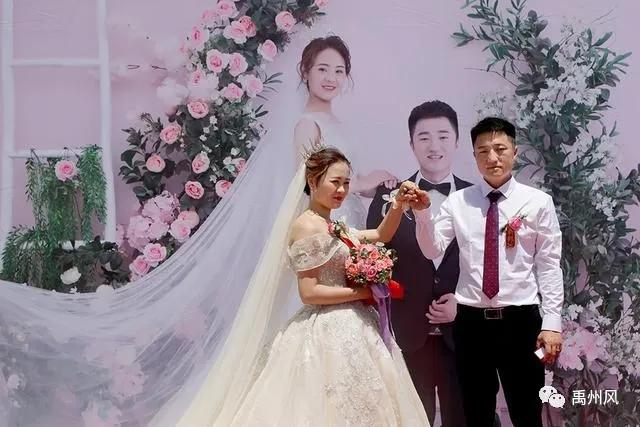 推迟婚礼剪断长发的禹州抗疫女英雄苗培娟结婚了,一起祝福她吧 推迟婚礼剪断长发的禹州抗疫女英雄苗培娟结婚了,一起祝福她吧