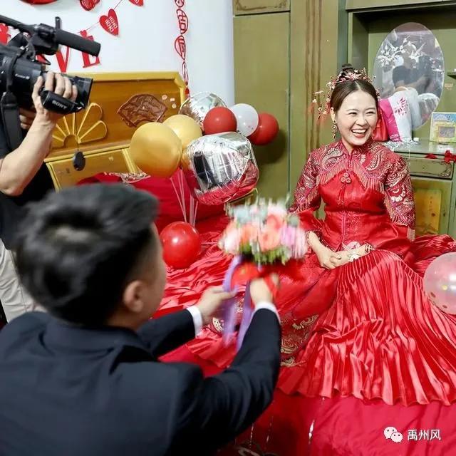 推迟婚礼剪断长发的禹州抗疫女英雄苗培娟结婚了,一起祝福她吧 推迟婚礼剪断长发的禹州抗疫女英雄苗培娟结婚了,一起祝福她吧