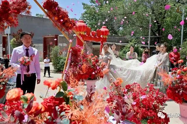 推迟婚礼剪断长发的禹州抗疫女英雄苗培娟结婚了,一起祝福她吧 推迟婚礼剪断长发的禹州抗疫女英雄苗培娟结婚了,一起祝福她吧