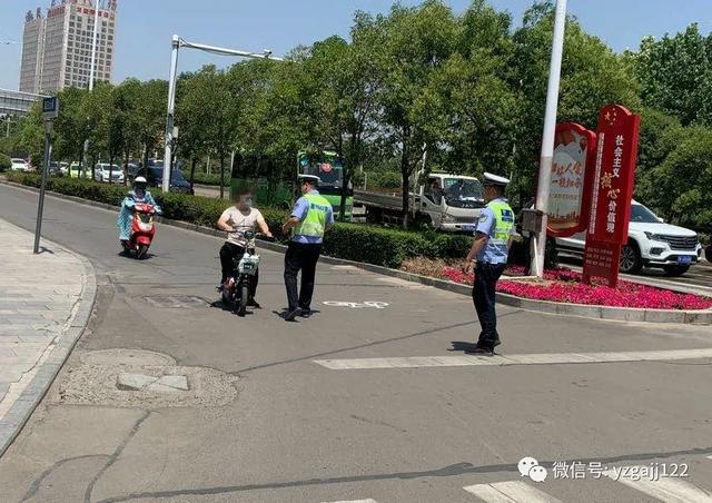 禹州交警大力开展“一盔一带”专项宣传整治活动 禹州交警大力开展“一盔一带”专项宣传整治活动